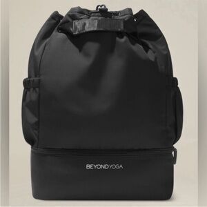 BEYOND YOGA Convertible Gym Bag